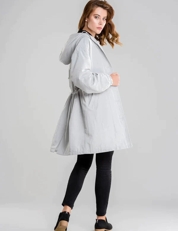 Dry | Waterdichte regenjas met knopen en capuchon in de kleur Beige voor dames in Outdoor stijl ideaal voor de herfst.