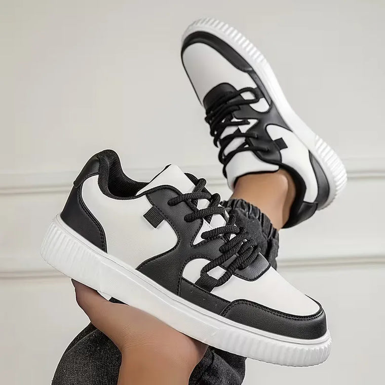 Lage sneakers met dikke zool