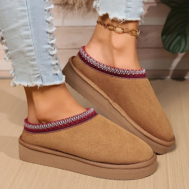 Slip-on slippers met pluche materiaal