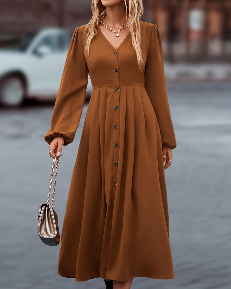 elke-elegante-herfstjurk-met-knopen-en-v-hals-bruin-deqalli.jpg