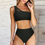Elsje | Trendy & sexy off-shoulder bikini in de kleur Marineblauw voor dames in Beach stijl ideaal voor de zomer.