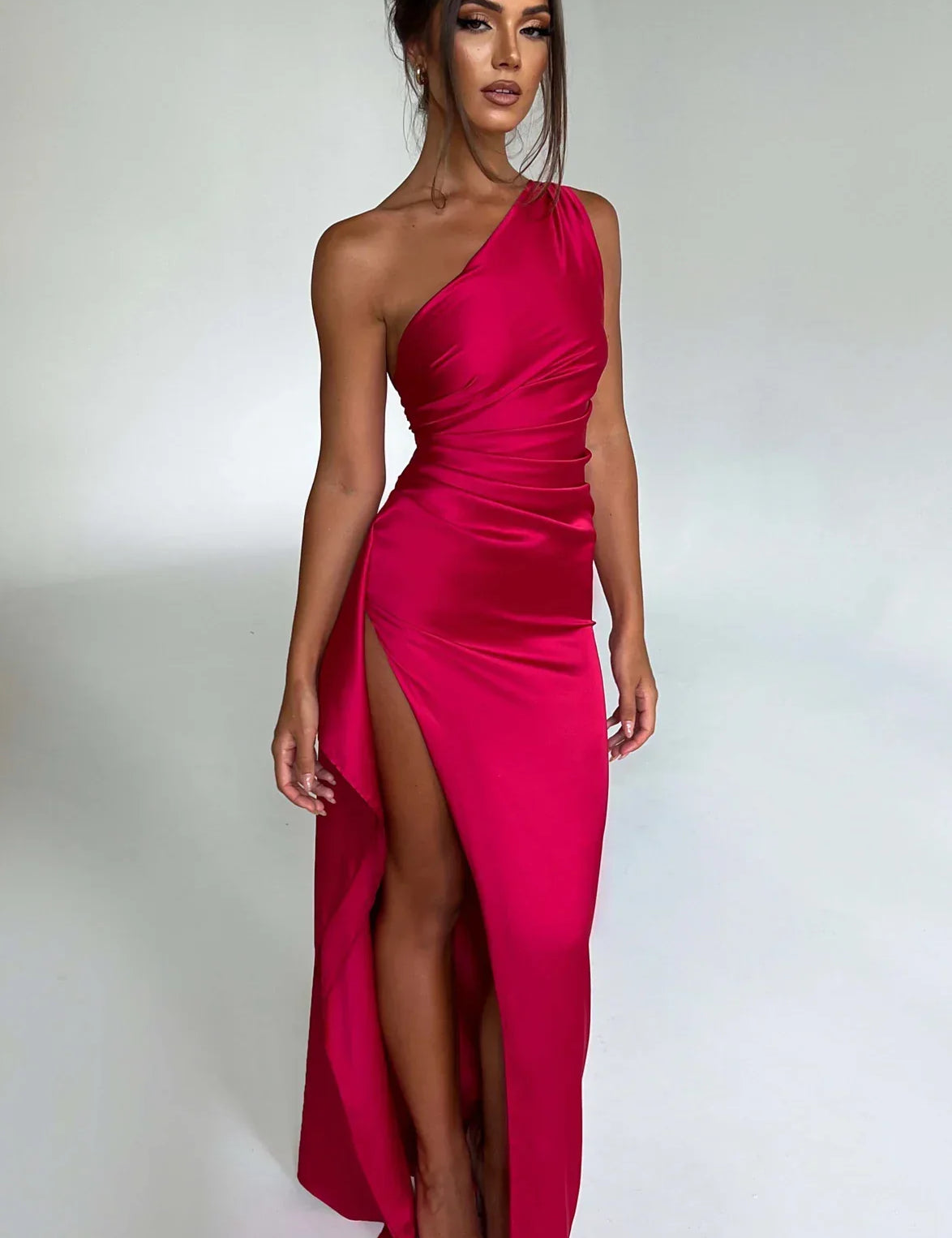 Glamoureuze Satijnen Splitjurk - Trendy Design