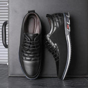 Everymans Elegance Schoen in de kleur Zwart voor heren in stijl geschikt voor alle seizoenen.