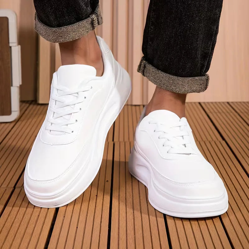Lage sneakers met dikke zool
