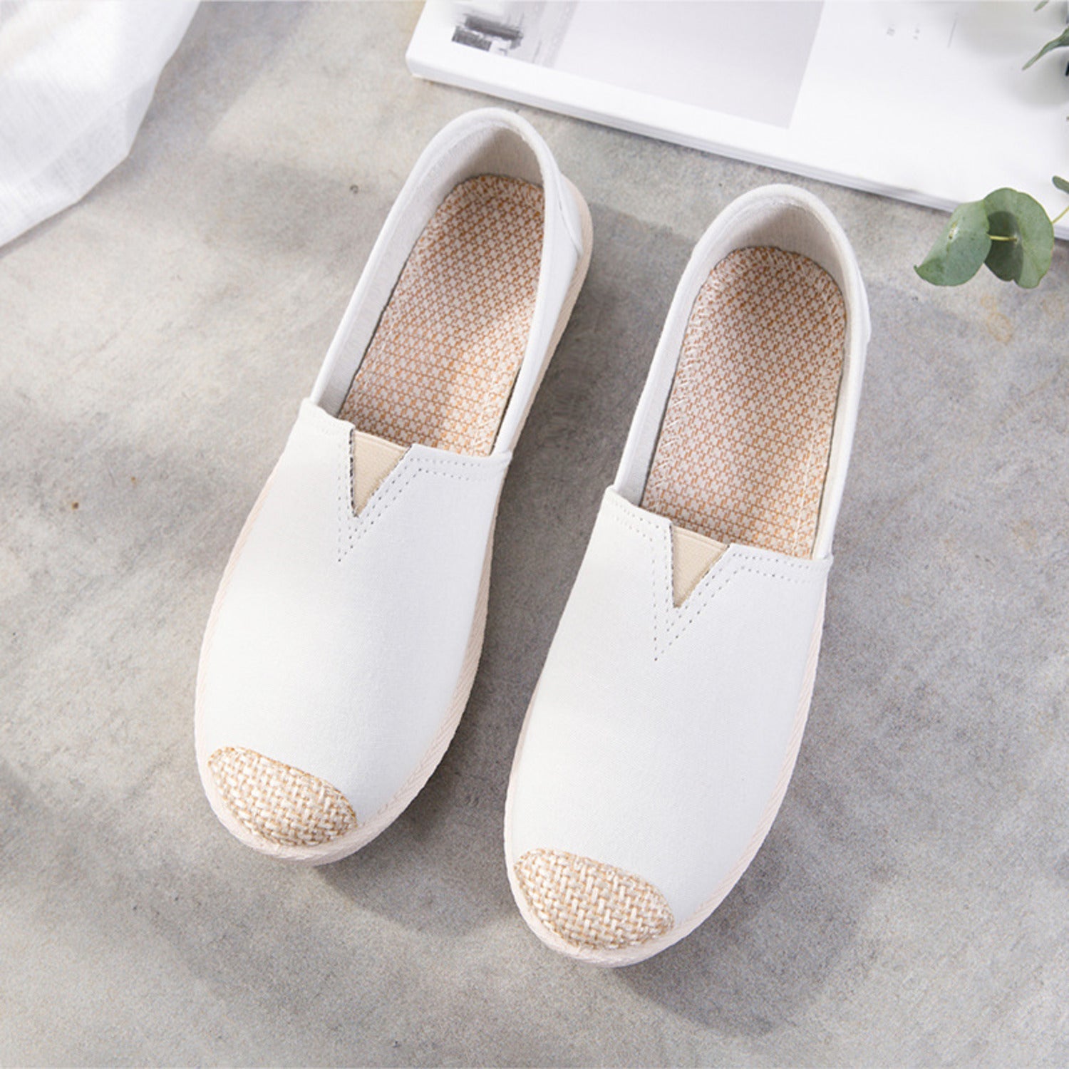 Fee | Canvas espadrilles met vintage print in de kleur Wit voor dames in Beach stijl ideaal voor de zomer.