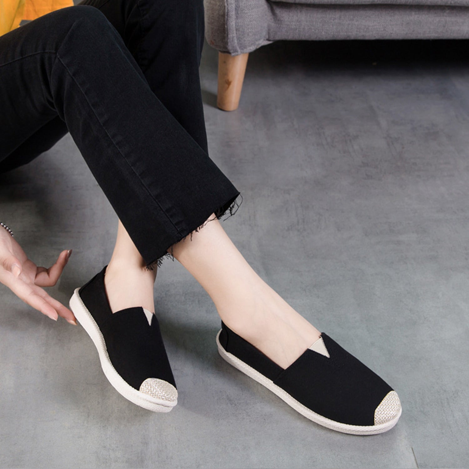Fee | Canvas espadrilles met vintage print in de kleur Zwart voor dames in Beach stijl ideaal voor de zomer.