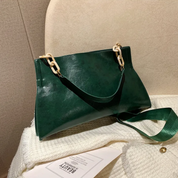 Felice Schoudertas | Charmant & Stijlvol in de kleur Groen voor dames in stijl geschikt voor alle seizoenen.