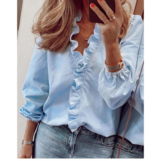 Femke | Chiffon blouse met pluches in de kleur Blauw voor dames in stijl ideaal voor de herfst.