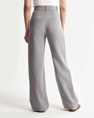 Femke | Elegante getailleerde damesbroek in de kleur Zwart voor dames in stijl ideaal voor de lente.