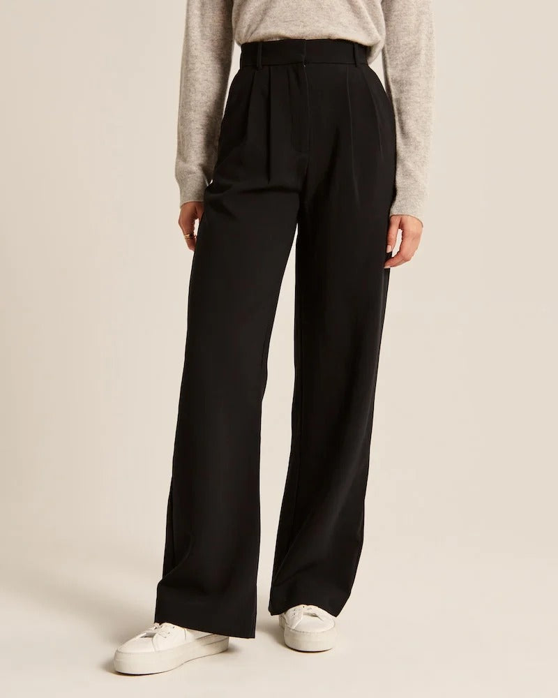 Femke | Elegante getailleerde damesbroek in de kleur Zwart voor dames in stijl ideaal voor de lente.