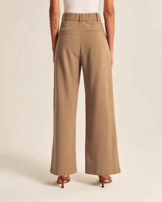 Femke | Elegante getailleerde damesbroek in de kleur Zwart voor dames in stijl ideaal voor de lente.
