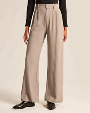 Femke | Elegante getailleerde damesbroek in de kleur Khaki voor dames in stijl ideaal voor de lente.
