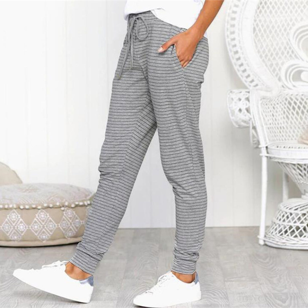 Femke | Stijlvolle Relaxbroek in de kleur Grijs voor dames in Lounge stijl geschikt voor alle seizoenen.