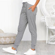 Femke | Stijlvolle Relaxbroek in de kleur Grijs voor dames in Lounge stijl geschikt voor alle seizoenen.