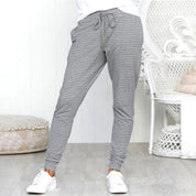 Femke | Stijlvolle Relaxbroek in de kleur Grijs voor dames in Lounge stijl geschikt voor alle seizoenen.