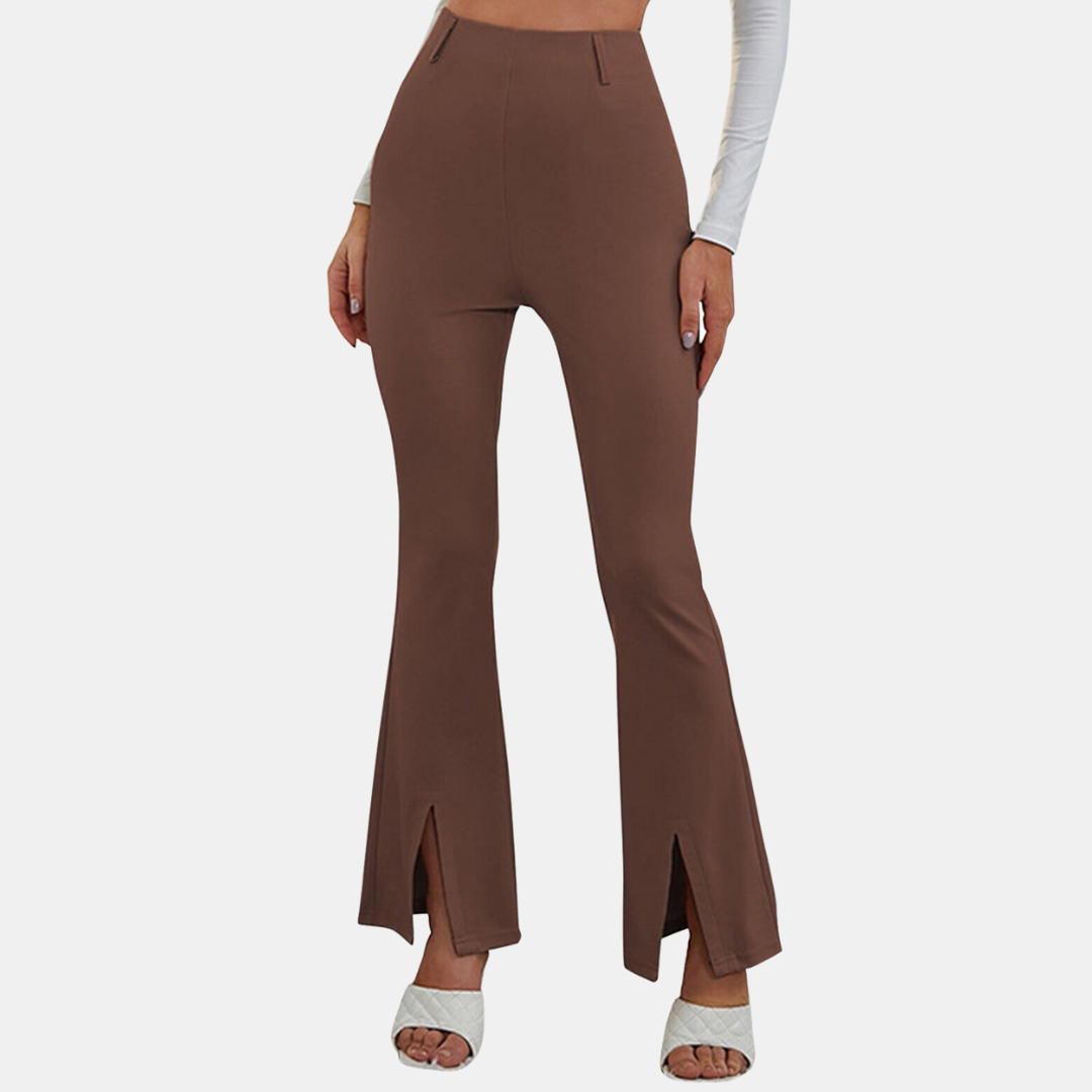 Femke | Stijlvolle uitlopende broek in de kleur Bruin voor dames in stijl ideaal voor de lente.