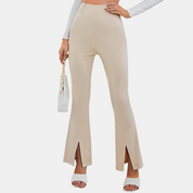 Femke | Stijlvolle uitlopende broek in de kleur Beige voor dames in stijl ideaal voor de lente.