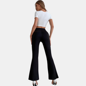 Femke | Stijlvolle uitlopende broek in de kleur Beige voor dames in stijl ideaal voor de lente.
