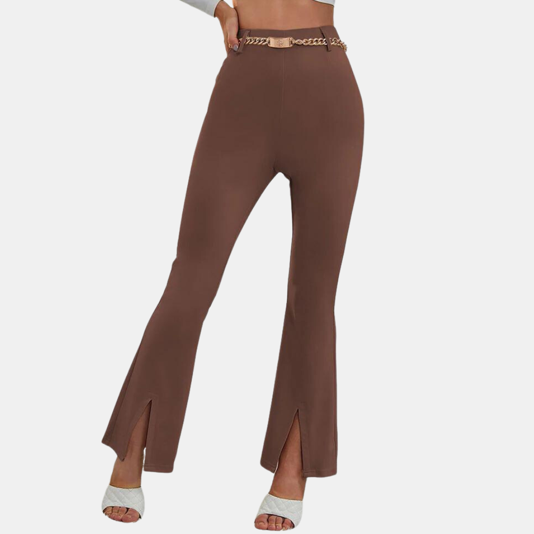 Femke | Stijlvolle uitlopende broek in de kleur Beige voor dames in stijl ideaal voor de lente.