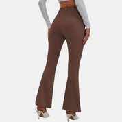 Femke | Stijlvolle uitlopende broek in de kleur Beige voor dames in stijl ideaal voor de lente.