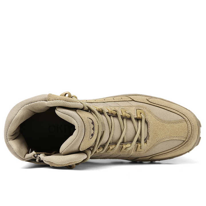Stap vol vertrouwen de koude dagen tegemoet met deze stoere militaire winterlaarzen voor dames, genaamd Femke. Gemaakt van pluche en katoen voor ultieme warmte en comfort, met een stevige constructie, luxe voering, uitstekende grip en ondersteuning - ideaal voor stedentrips en stevige wandelingen tijdens de wintermaanden.