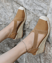 Fenne | Enkelband canvas espadrilles in de kleur Bruin voor dames in Beach stijl ideaal voor de lente.