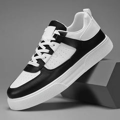 Lage sneakers met perforaties