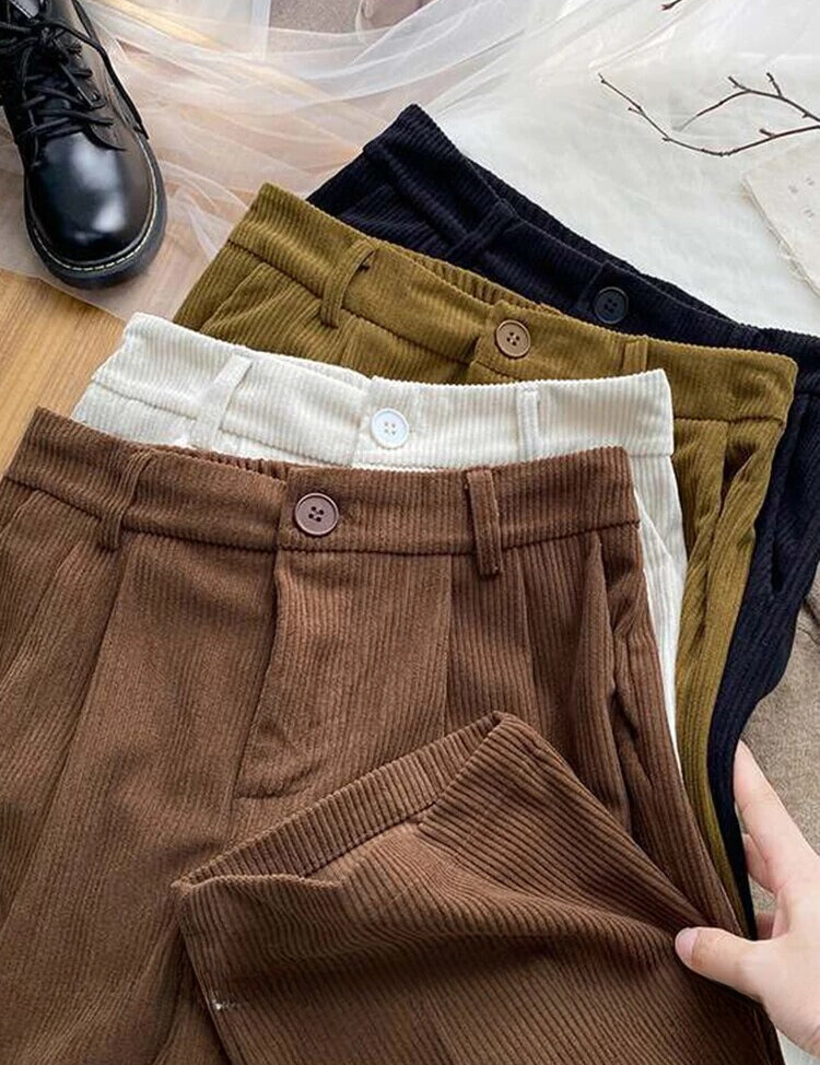 Fien | Retro hoge taille corduroy broek voor dames in de kleur Koffie voor dames in stijl ideaal voor de herfst.