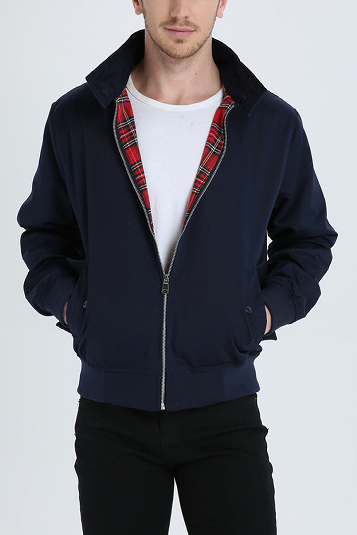 Stoer Harrington jasje, perfect voor een trendy look. Inclusief ingewerkte schoudernaden, praktische zakken, geribbelde manchetten en zoom, meerlaagse voering, ontspannen pasvorm en omgeslagen kraag voor veelzijdige uitstraling.