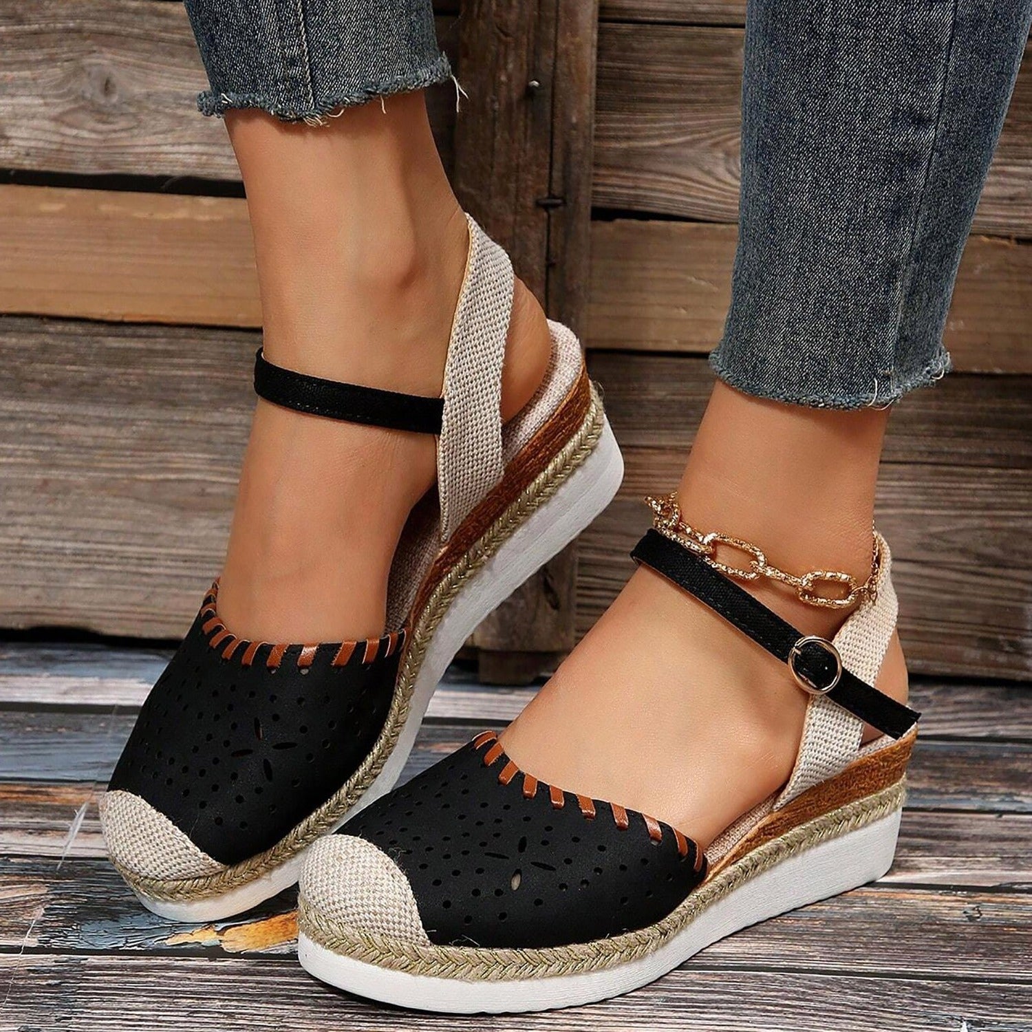 Finnyl | Espadrilles met mesh patch en contrasterende kleur in de kleur Zwart voor dames in Beach stijl ideaal voor de zomer.