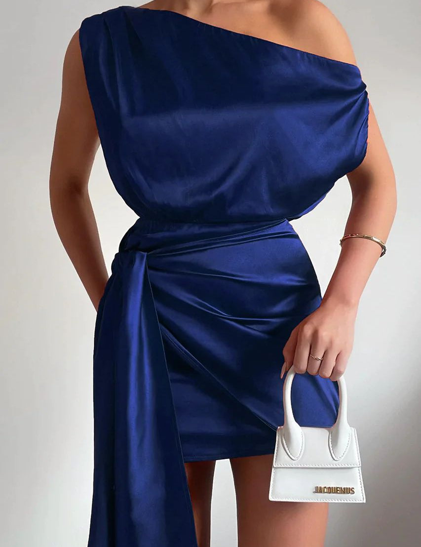 Stijlvolle One Shoulder Dress - Perfecte Pasvorm en Elegante Look