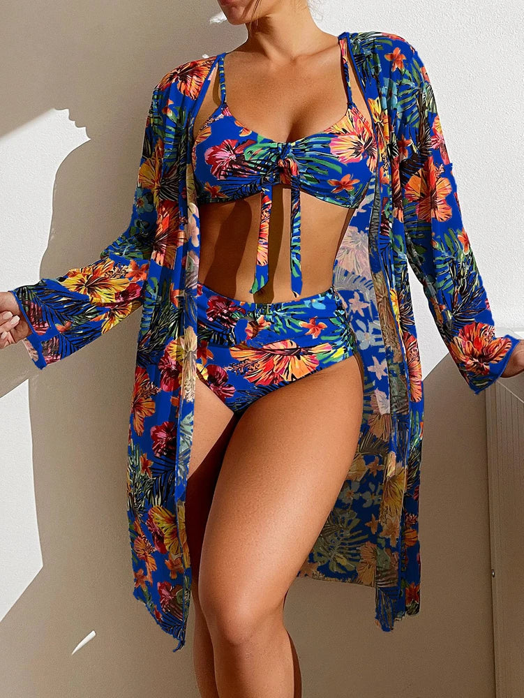 Fleurige & trendy bikini set in de kleur Blauw voor dames in Beach stijl ideaal voor de lente.