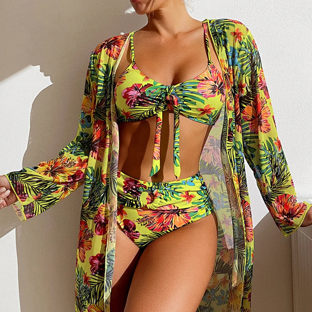 Fleurige & trendy bikini set in de kleur Geel voor dames in Beach stijl ideaal voor de lente.