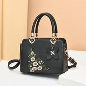 Flora Crossbody Tas | Met prachtig borduursel in de kleur Groen voor dames in stijl geschikt voor alle seizoenen.