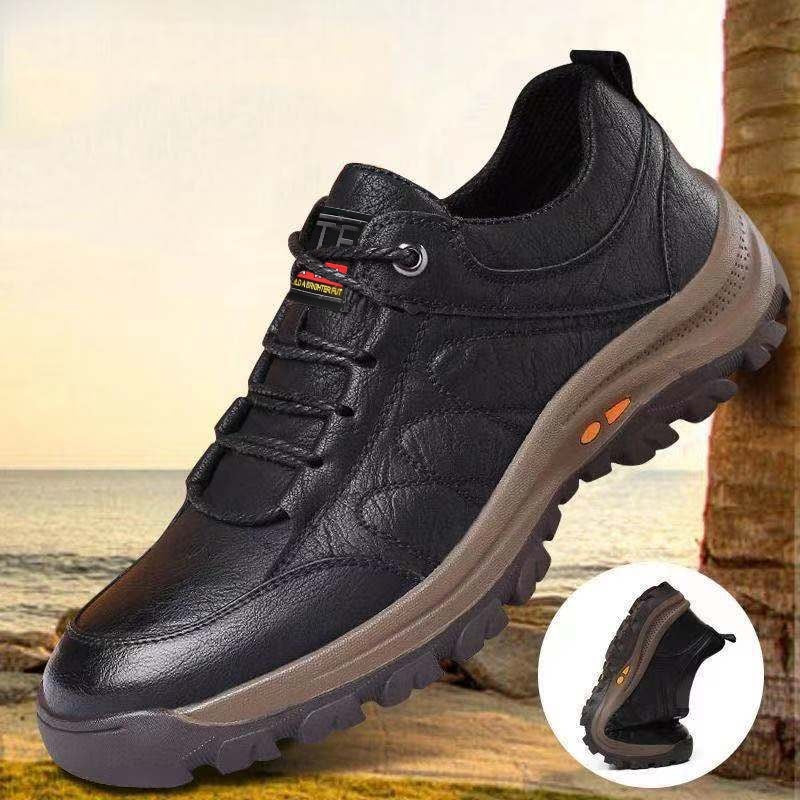 Frits | Ademende bruine wandelschoenen in de kleur Zwart voor heren in Outdoor stijl geschikt voor alle seizoenen.