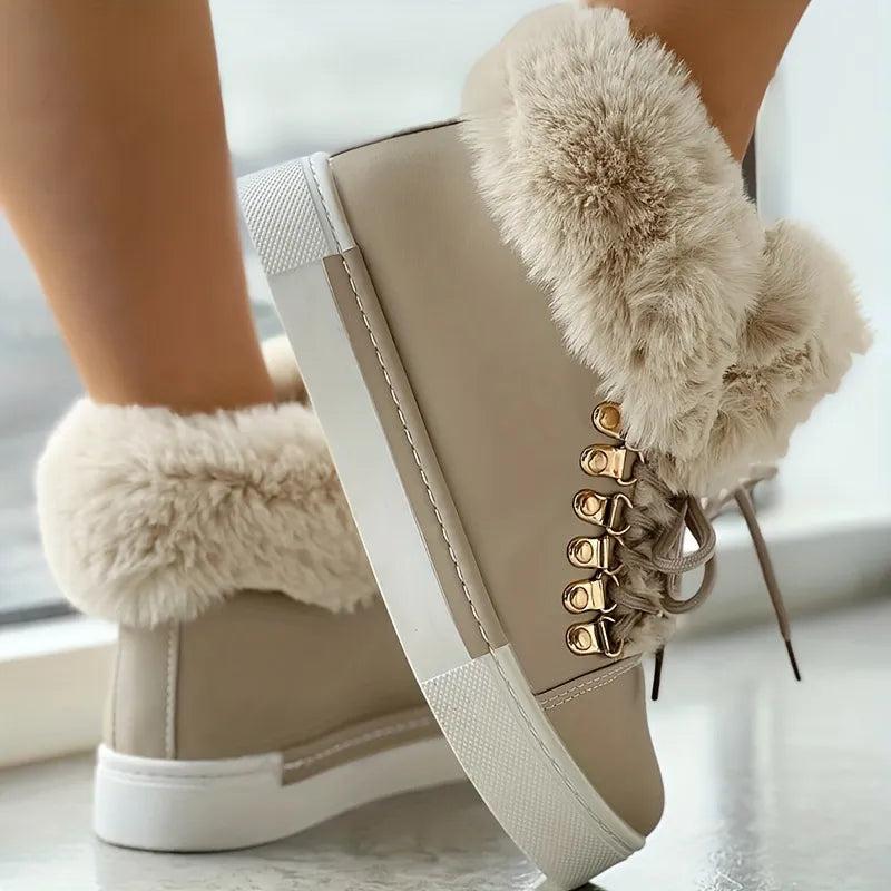 Fuzzy Detail gevoerde enkellaarzen met veters in de kleur Beige voor dames in stijl ideaal voor de herfst.