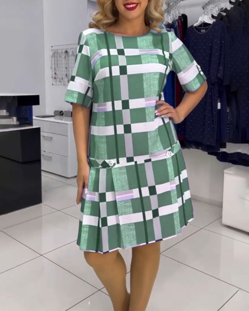 Geruite jurk met ronde hals in de kleur Groen voor dames in stijl ideaal voor de lente.