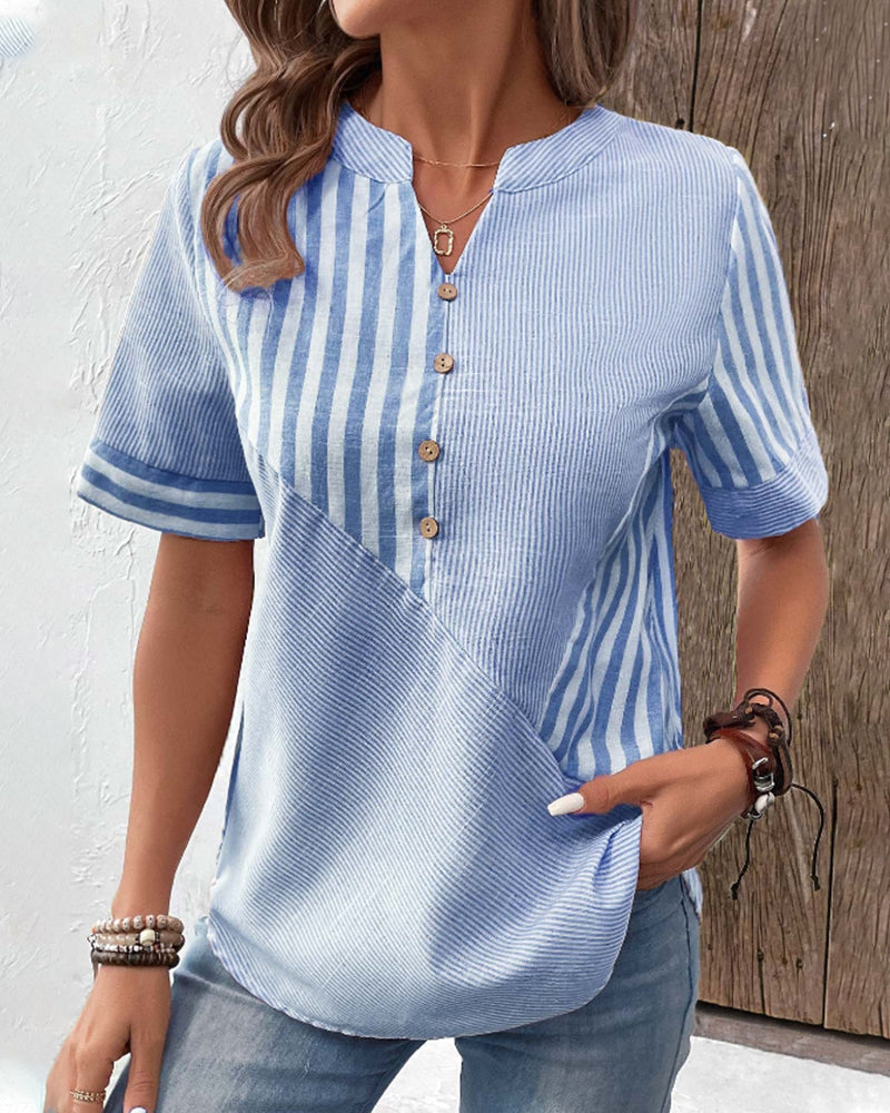 Gestreepte V-hals Blouse met korte mouwen in de kleur Blauw voor dames in Formal stijl ideaal voor de herfst.