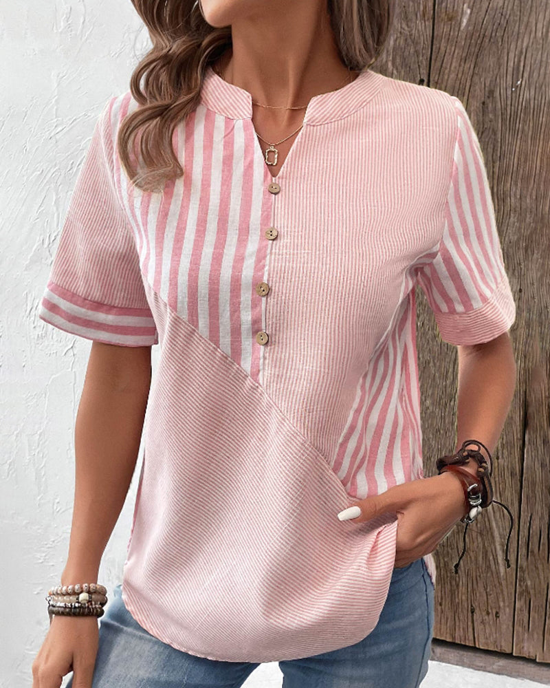 Gestreepte V-hals Blouse met korte mouwen in de kleur Roze voor dames in Formal stijl ideaal voor de herfst.