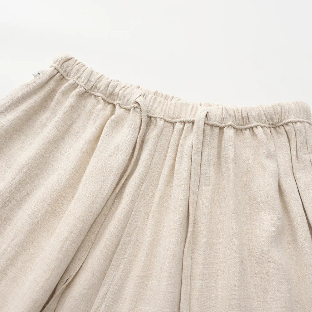 Hessel | Linnen slim fit pantalon in de kleur Beige voor heren in Beach stijl geschikt voor alle seizoenen.
