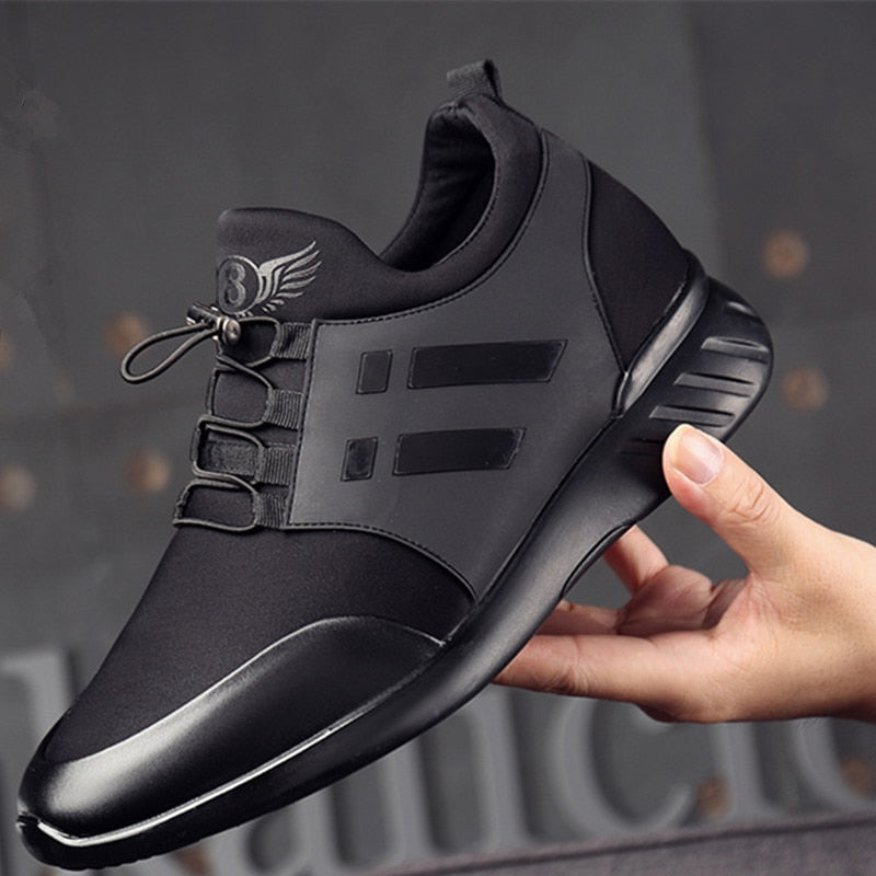 High Top Sole Sneaker in de kleur Zwart voor heren in stijl geschikt voor alle seizoenen.