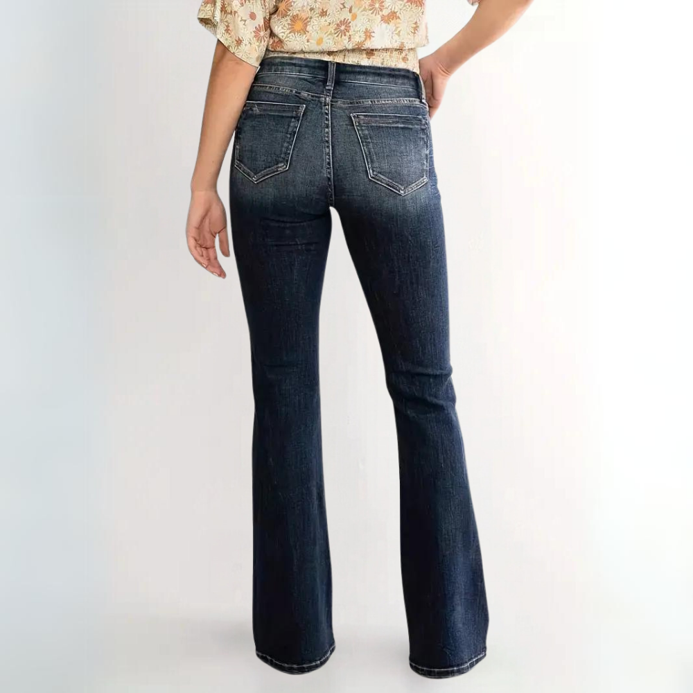 hilary-stijlvolle-flared-broek-deqalli-7.png