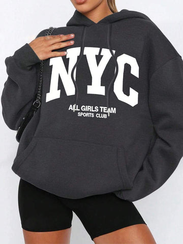 Oversized hoodie met drop shoulder ontwerp