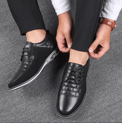 Hybride kunstleren schoenen - een perfecte mix van klassieke en elegante ontwerpen. Deze stijlvolle en veelzijdige schoenen bieden langdurig comfort, superieure demping en innovatieve ondersteuning. Geschikt voor diverse gelegenheden en ideaal voor een modieuze uitstraling.