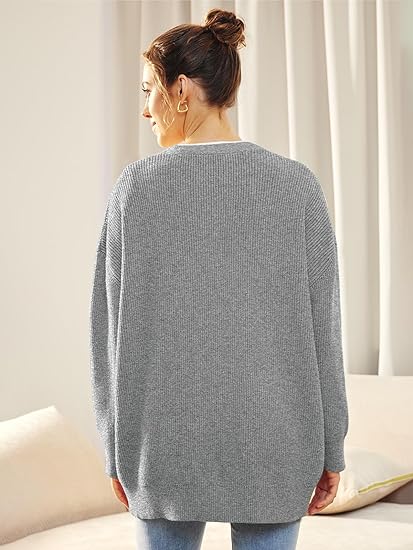 Ilse Jacobsen | Lichte cardigan met V-hals en knoopjes in de kleur Marineblauw voor dames in stijl ideaal voor de winter