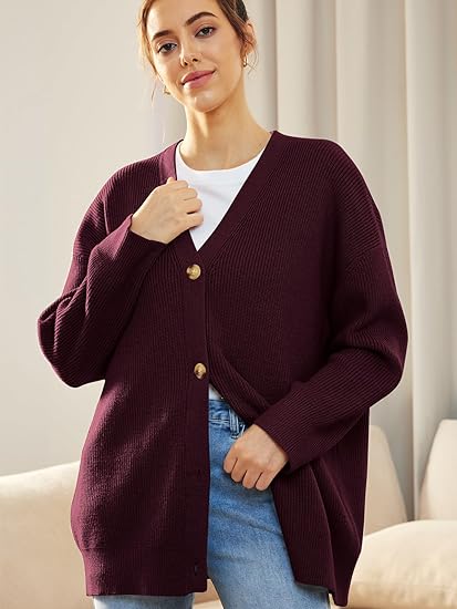 Ilse Jacobsen | Lichte cardigan met V-hals en knoopjes in de kleur Marineblauw voor dames in stijl ideaal voor de winter