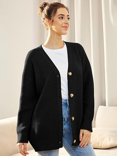 Ilse Jacobsen | Lichte cardigan met V-hals en knoopjes in de kleur Zwart voor dames in stijl ideaal voor de winter