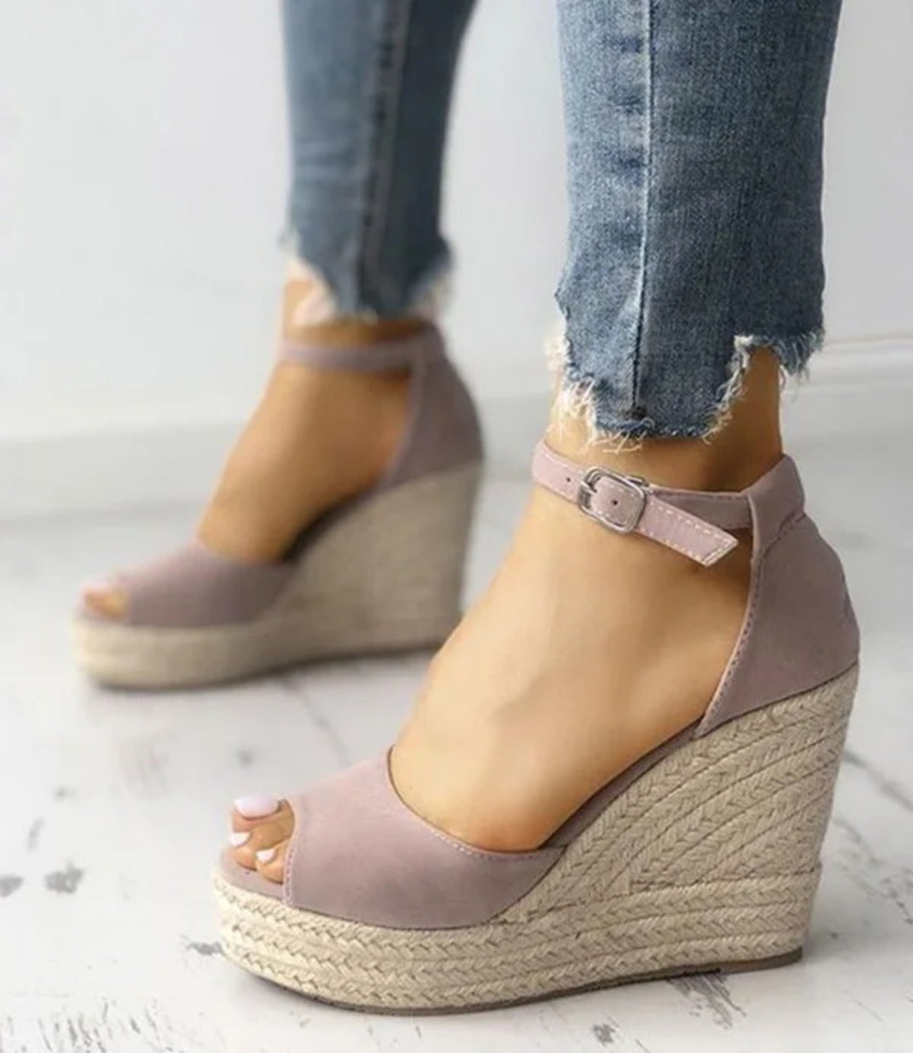 Isabel | Espadrilles met enkelbandje van touwstof in de kleur Roze voor dames in Beach stijl ideaal voor de zomer.