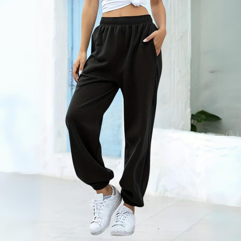 Jacintha | Stijlvolle broek met elegance in de kleur Zwart voor dames in stijl ideaal voor de herfst.