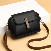 Jade Crossbody Tas | Compact & Stijlvol in de kleur Zwart voor dames in stijl geschikt voor alle seizoenen.